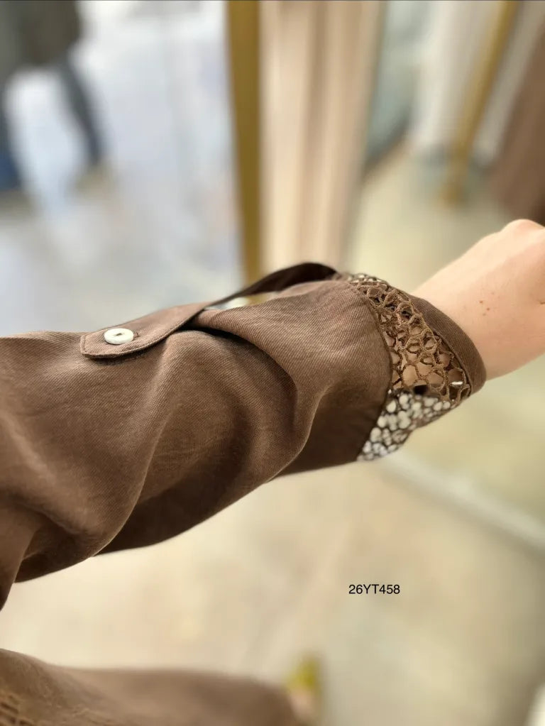 Chemise Longue Élégance Dentelle – Style Modeste & Raffiné
