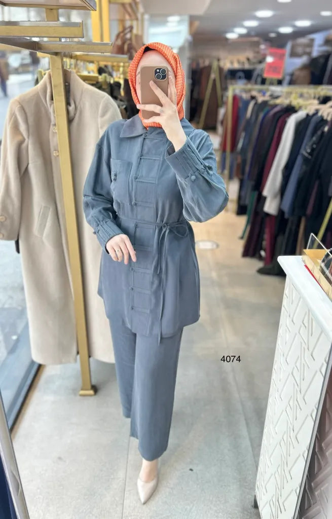 Ensemble deux pièces au style chic et moderne